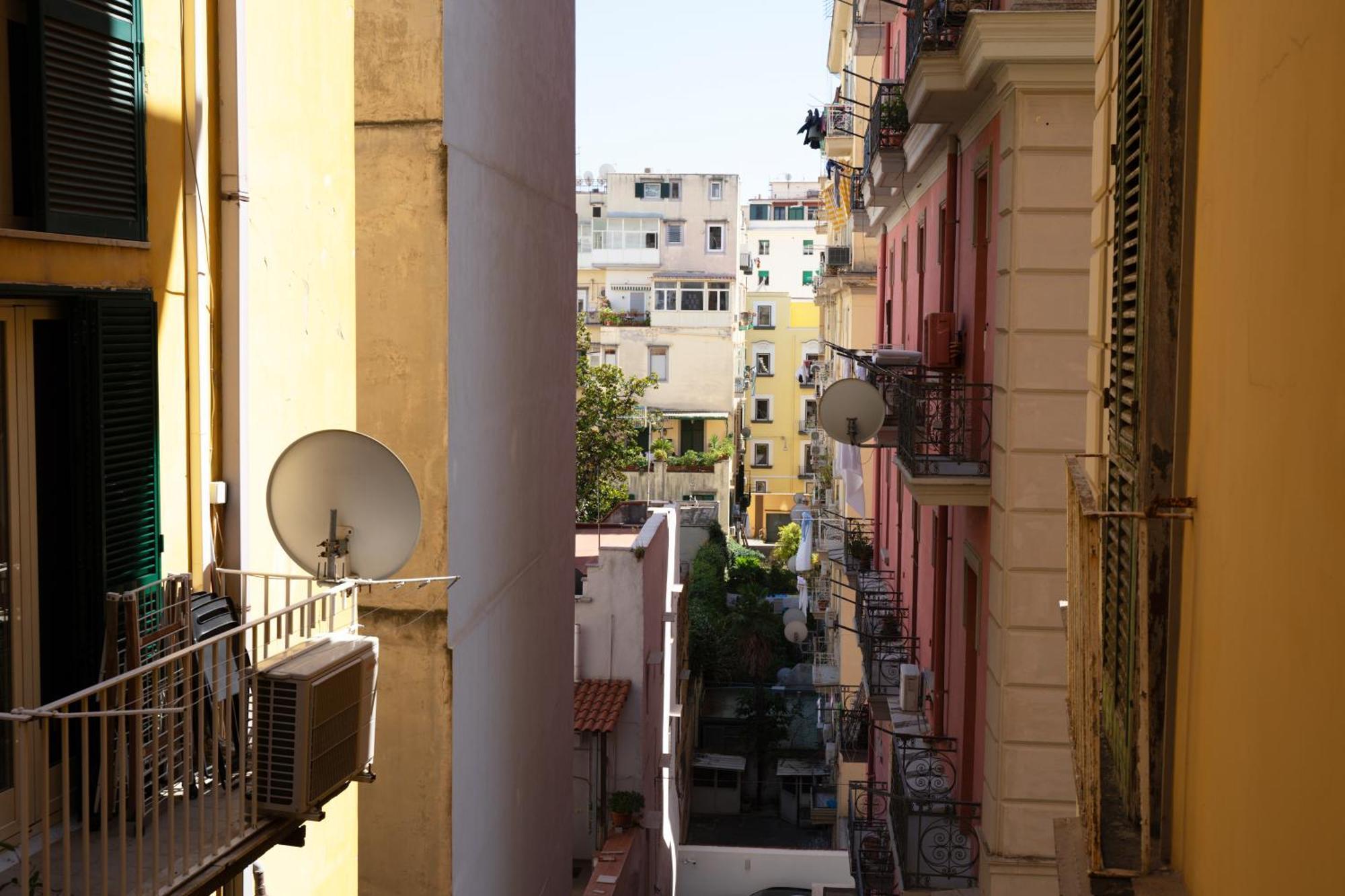 Tom Apartments Napoli Esterno foto